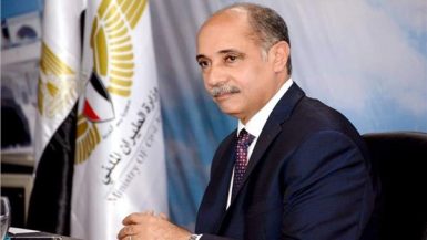 الفريق يونس المصري وزير الطيران المدني
