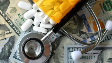 الاستثمارات في قطاع الدواء والرعاية الصحية ؛ الأدوية