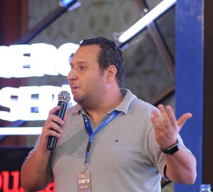 محمد عزت ؛ تطبيق بوسطة