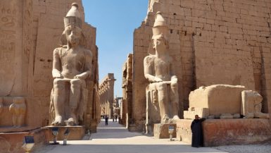 السياحة ؛ الآثار