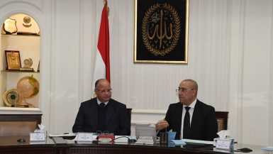 عاصم الجزار وزير الإسكان و محافظ القاهرة