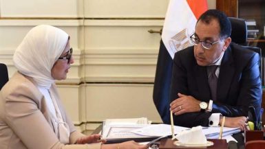 رئيس الوزراء ووزيرة الصحة