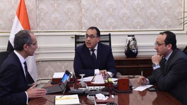 عمرو طلعت وزير الاتصالات و رئيس الوزراء مصطفى مدبولى