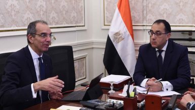 عمرو طلعت وزير الاتصالات و رئيس الوزراء مصطفى مدبولى
