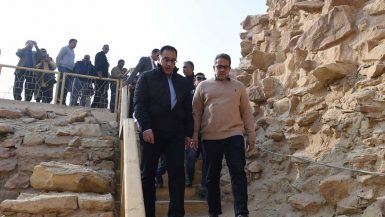 مصطفى مدبولى رئيس الوزراء و خالد العنانى وزير السياحة و الآثار ؛ الآثار