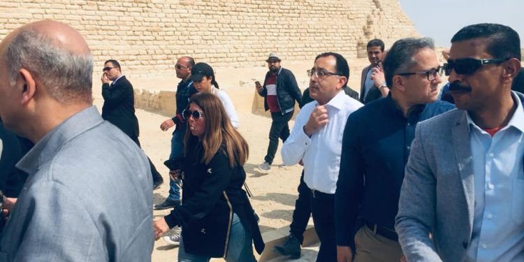 رئيس الوزراء يفتتح هرم زوسر