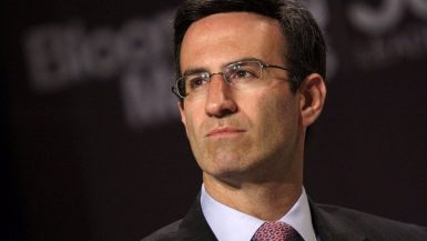 بيتر آر أورسيزاج كاتب مقالات رأي لدى "بلومبرج" والمدير التنفيذي لشركة "لازارد" للاستشارات المالية.