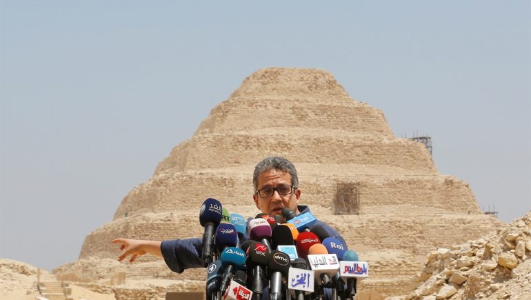 خالد العنانى وزير السياحة والآثار