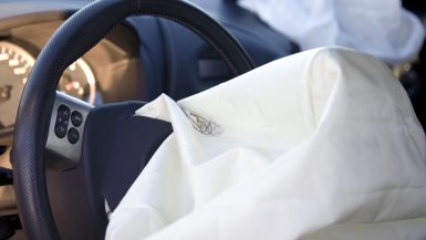 الوسائد الهوائية فى السيارات