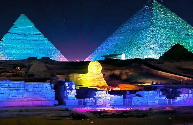 الصوت والضوء بمنطقة الاهرامات
