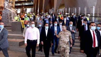 مصطفى مدبولى رئيس مجلس الوزراء يتفقد المتحف المصرى الكبير