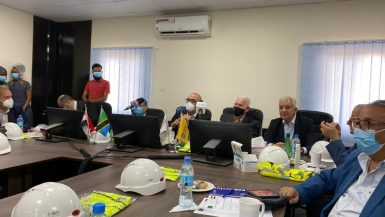 وزيرا الكهرباء والإسكان يشهدان تحويل مجرى نهر روفيجى لتنفيذ جسم السد الرئيسى بتنزانيا