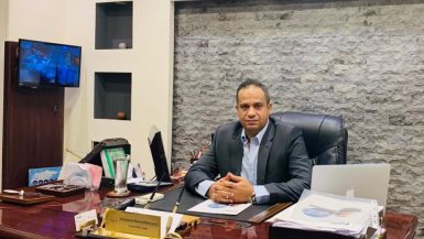 محمد أحمد رئيس لجنة الشحن الجوى بشعبة خدمات النقل الدولى التابعة لغرفة تجارة الإسكندرية