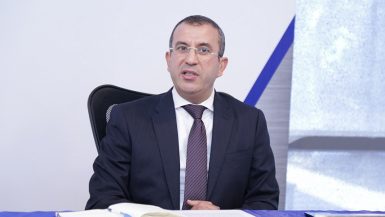 حسام حسين رئيس القطاع المالى لشركة راية القابضة للاستثمارات المالية