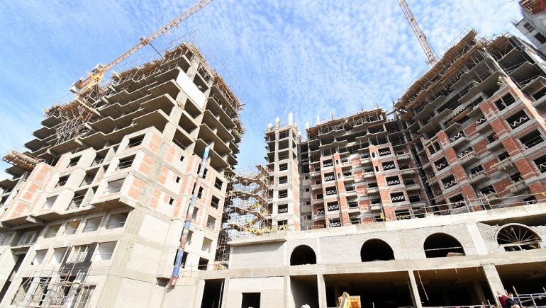 "الإسكان" تطالب شركات المقاولات بزيادة معدلات تنفيذ "أبراج ماسبيرو"