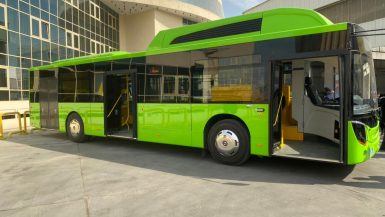 «MCV» تطلق أول أتوبيساتها العاملة بالغاز والكهرباء