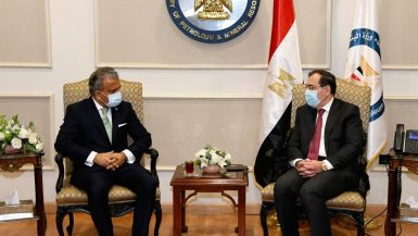 "البترول" تبحث مع "بى بى" خطط التوسع فى لسوق المصرى