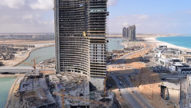 الانتهاء من الهيكل الخرسانى لـ15 برجاً بالمنطقة الشاطئية فى "العلمين الجديدة"
