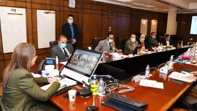 الحكومة تناقش الخطط الاستثمارية فى 27 محافظة خلال العام المالى المقبل