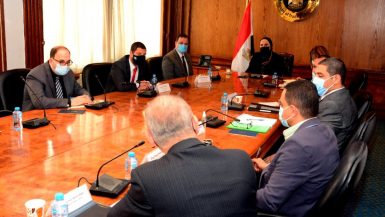 "الصناعة" تخطط لتطوير المراكز التكنولوجية