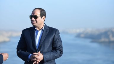 الرئيس السيسى يزور هيئة قناة السويس ويتفقد مركز التدريب البحرى والمحاكاة