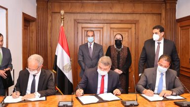 مذكرة تفاهم بين "الاتصالات" و"الصناعة" و"سيمنز" لإنشاء مركز إبداع صناعى فى العاصمة الإدارية