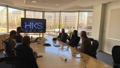 وزير الإسكان يبحث مع مكتب "HKS" الأمريكى إدارة مدينة طبية بالعاصمة الإدارية