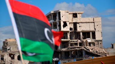 شركات المقاولات تتمسك بالعمل تحت مظلة الدولة فى ليبيا.. وتكرار النموذج العراقى