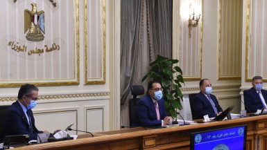 رئيس الوزراء: توفير أكبر كمية من لقاحات "كورونا".. وتلقى دفعات كبيرة تباعاً فى مايو الجارى