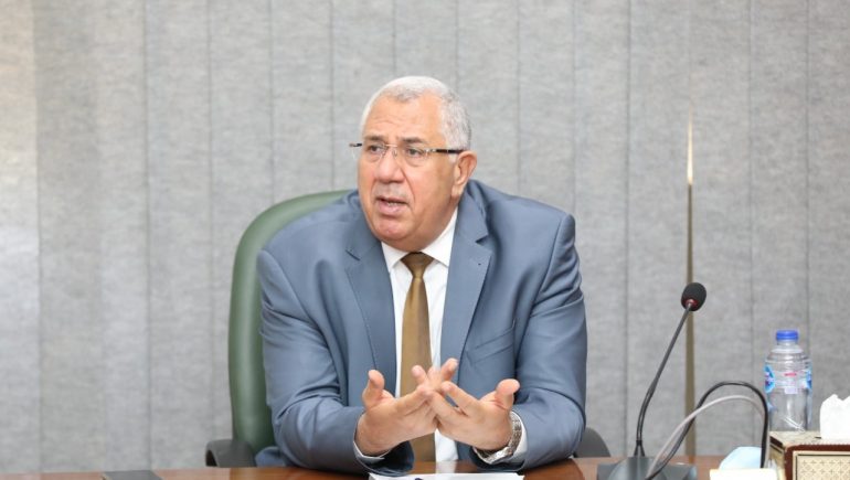 السيد القصير وزير الزراعة