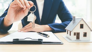 الشركات العقارية ؛ العقارات ؛ التمويل العقارى
