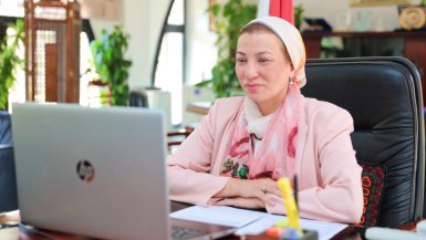 وزيرة البيئة