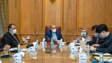 وزير الإنتاج الحربى يبحث مع وفد كورى جنوبى سبل التعاون فى إدارة المخلفات