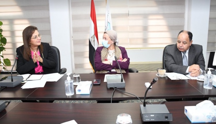 الحكومة تبحث آليات التحول نحو الاقتصاد الأخضر