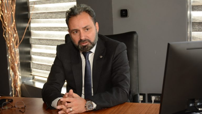 المهندس حسام فكرى المدير العام لشركة كونكريت بلس
