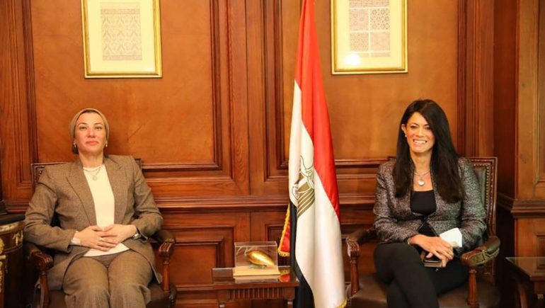 "المشاط" و"فؤاد" تبحثان المشروعات الإنمائية فى مجال البيئة
