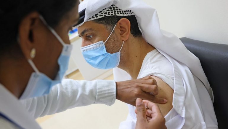 "الإمارات" تعلن تطعيم جميع مواطنيها بالجرعة الأولى من لقاح كورونا